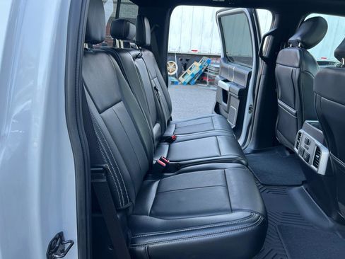 Used 2019 Ford F150 Lariat w/ Equipment Group 502A Luxury AWD/4WD image 11