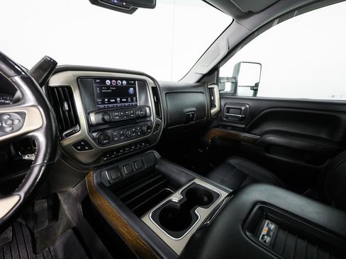 Used 2018 GMC Sierra 2500 Denali image 37