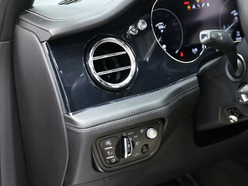 Used 2021 Bentley Bentayga w/ First Edition Specification AWD/4WD image 26