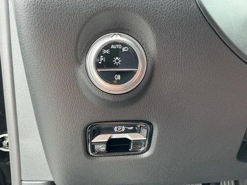 New 2025 Mercedes-Benz C 300 4MATIC Sedan image 30