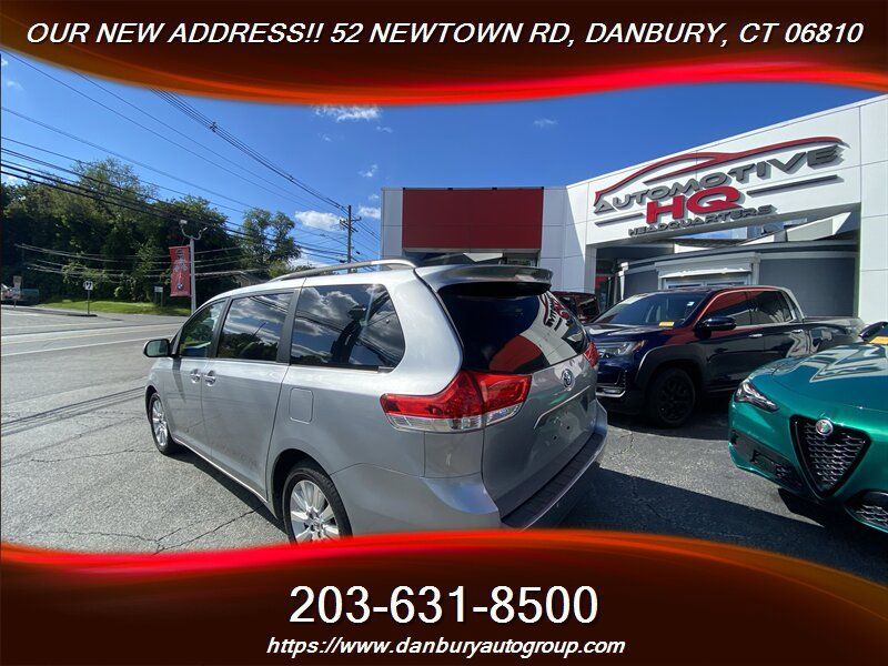 Used 2014 Toyota Sienna XLE w/ Entertainment Package AWD/4WD image 3