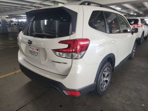 Used 2023 Subaru Forester Premium AWD/4WD image 2