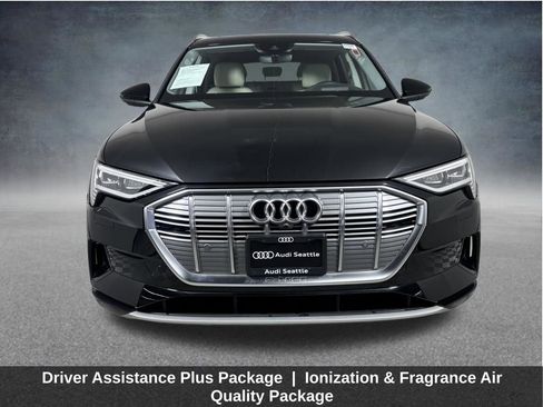 Used 2019 Audi e-tron Prestige w/ Prestige Package image 2
