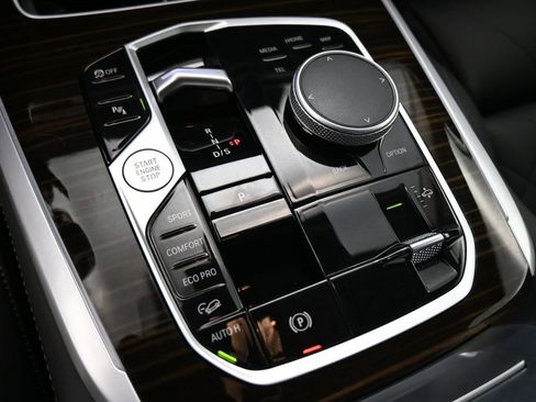 Used 2023 BMW X7 xDrive40i w/ Premium Package AWD/4WD image 17