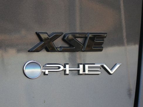 Used 2025 Toyota RAV4 XSE image 19