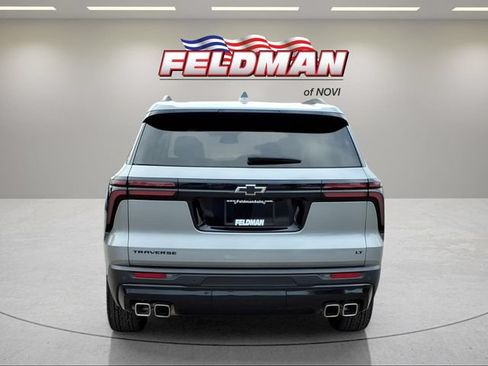 Used 2024 Chevrolet Traverse LT w/ Midnight/Sport Edition FWD image 4