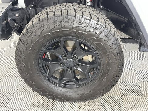 Used 2020 Jeep Gladiator Rubicon image 8