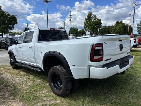 Used 2022 RAM 3500 Laramie w/ Night Edition AWD/4WD image 6