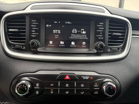 Used 2020 Kia Sorento FWD V6 image 8