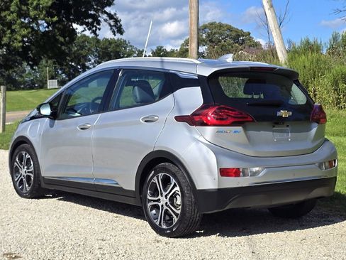Used 2018 Chevrolet Bolt Premier w/ Driver Confidence II Package FWD image 4