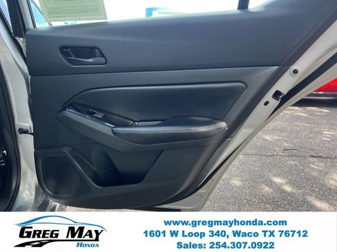Used 2023 Nissan Altima 2.5 SV FWD image 13