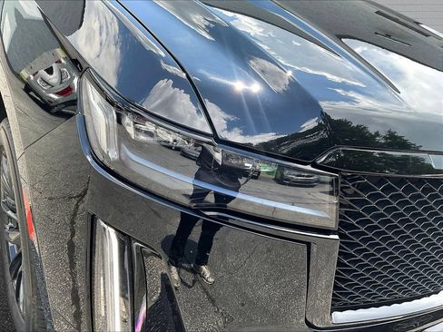 Used 2023 Cadillac Escalade Sport w/ LPO, ONYX Package AWD/4WD image 27