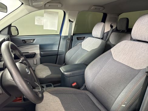 Used 2023 Ford Maverick XLT image 13