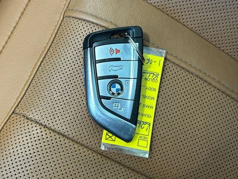 Used 2019 BMW X5 xDrive40i w/ M Sport Package AWD/4WD image 43