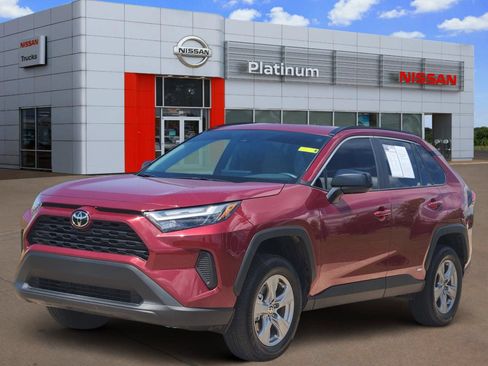 Used 2025 Toyota RAV4 LE AWD/4WD image 2