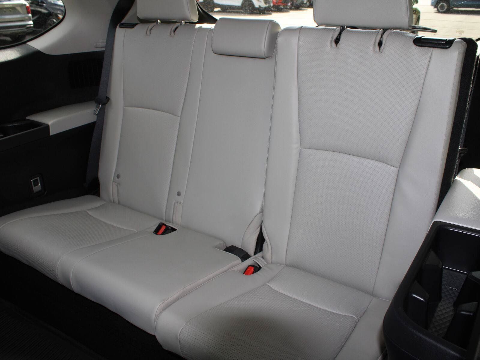 Used 2024 Toyota Grand Highlander AWD Hybrid image 17