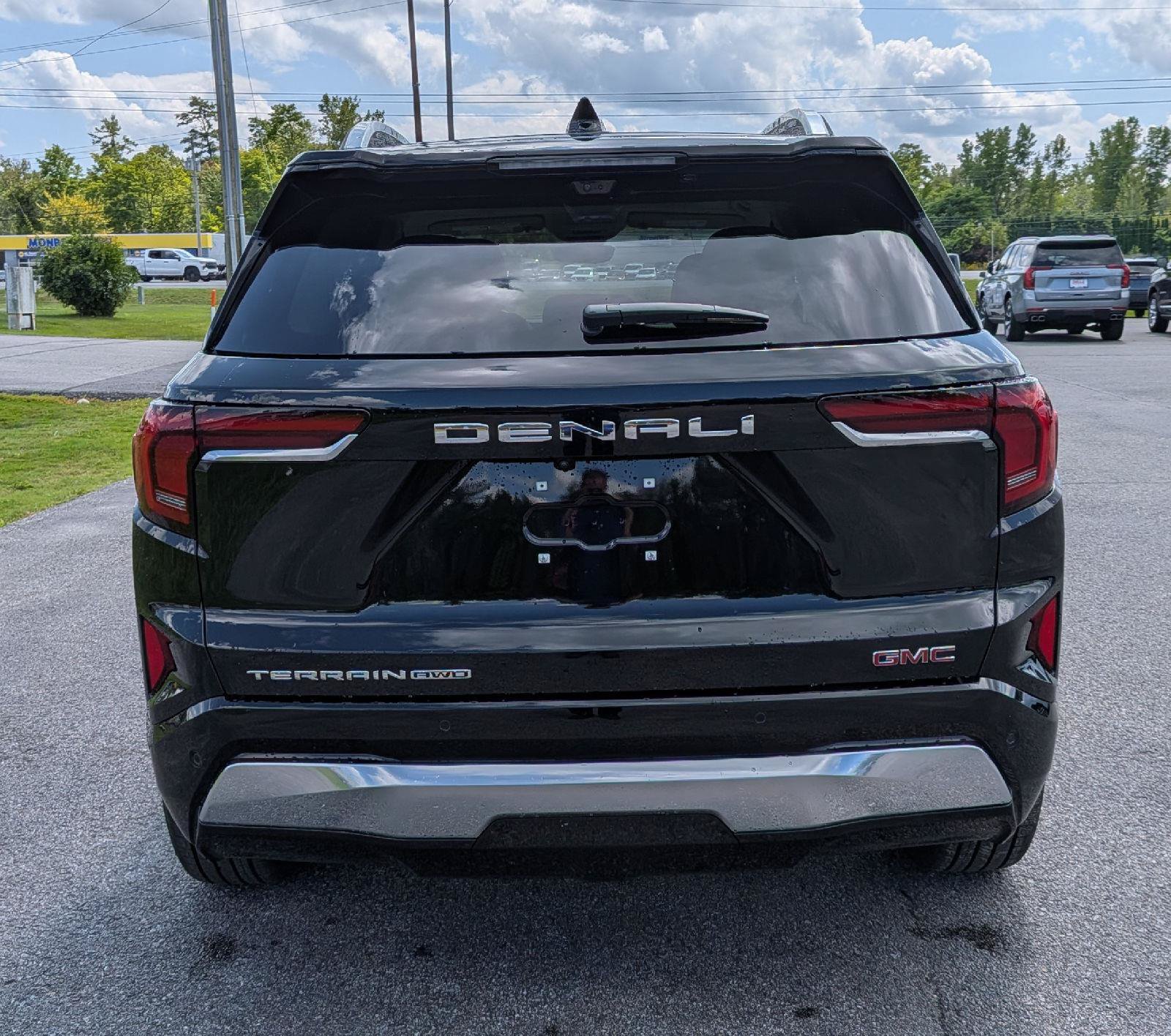 New 2027 GMC Terrain Denali AWD/4WD image 9