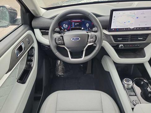 Used 2026 Ford Explorer Platinum w/ LUX Leather Package AWD/4WD image 11