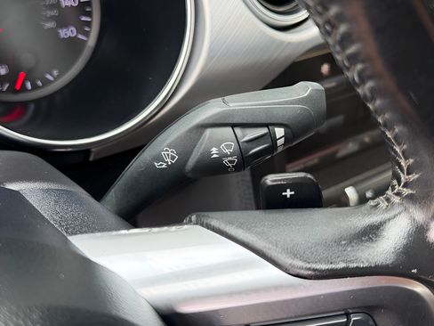 Used 2019 Ford Mustang Premium RWD image 31