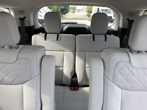 New 2026 Ford Explorer Platinum w/ LUX Leather Package AWD/4WD image 25