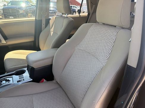 Used 2019 Toyota 4Runner SR5 AWD/4WD image 30