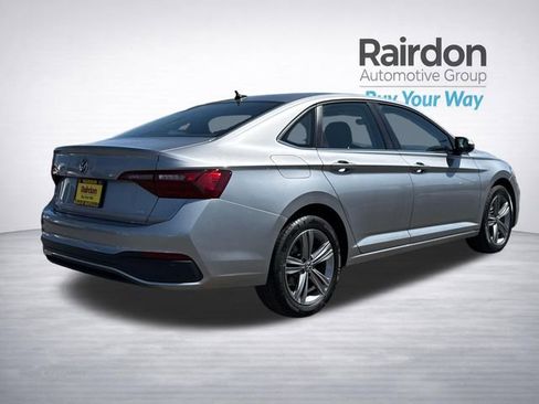 Used 2024 Volkswagen Jetta SE FWD image 7