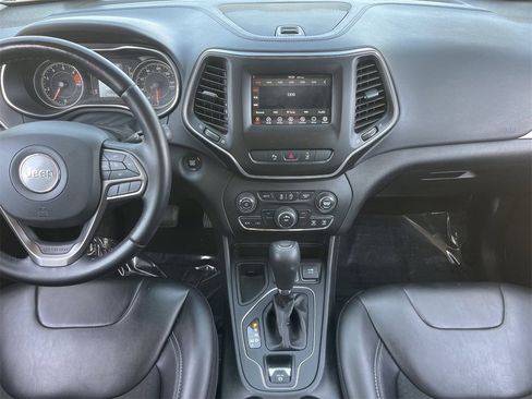 Used 2021 Jeep Cherokee Latitude Plus image 14