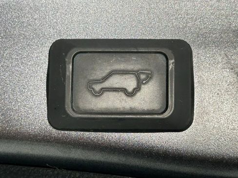 Used 2021 Toyota RAV4 XLE image 14