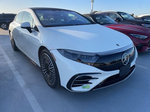 Certified 2023 Mercedes-Benz EQS 580 4MATIC Sedan image 2