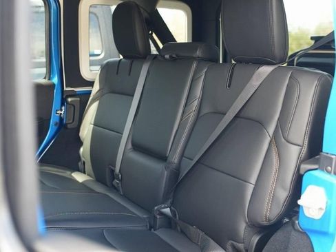 Used 2024 Jeep Wrangler Unlimited Sahara image 18