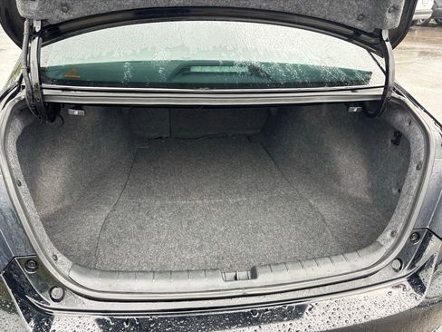 Used 2017 Honda Accord Sport image 16