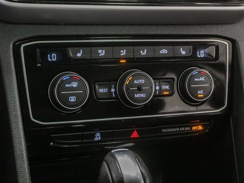 Used 2022 Volkswagen Atlas SE w/ Panoramic Sunroof Package AWD/4WD image 19