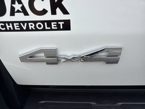 Used 2024 Toyota Tacoma SR5 AWD/4WD image 7