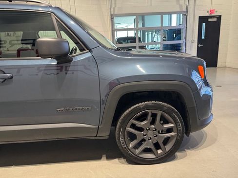Used 2021 Jeep Renegade Latitude AWD/4WD image 9
