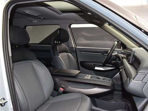 Certified 2026 Kia EV9 Light image 13