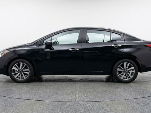 Used 2025 Nissan Versa SV FWD image 5