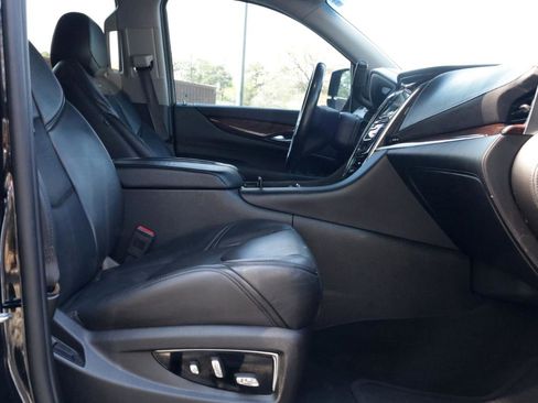 Used 2016 Cadillac Escalade Luxury image 20