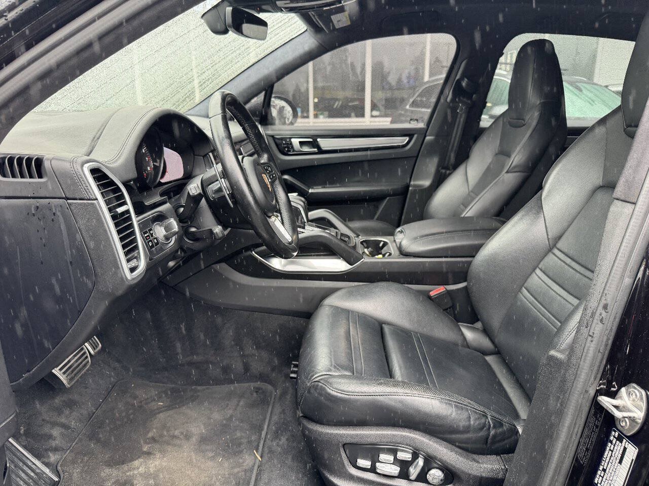 Used 2019 Porsche Cayenne Turbo AWD/4WD image 5