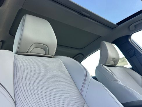 New 2026 Toyota Prius Limited image 19