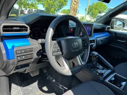 Used 2025 Toyota Tacoma TRD Off-Road AWD/4WD image 23
