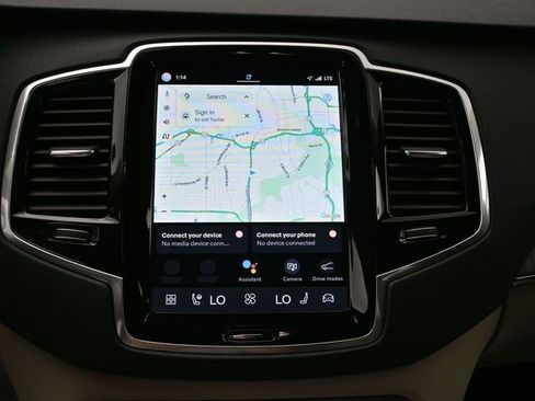 Used 2023 Volvo XC90 T8 Plus AWD/4WD image 13