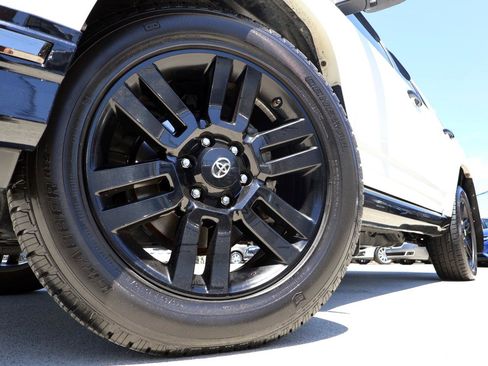 Used 2019 Toyota 4Runner Limited AWD/4WD image 25