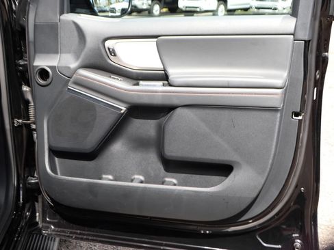 Used 2025 Ford Expedition Active AWD/4WD image 47