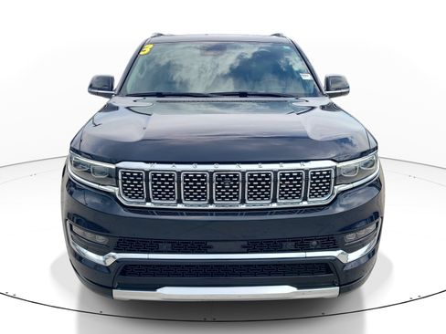 Used 2023 Jeep Grand Wagoneer L Series II w/ Premium Group II AWD/4WD image 2