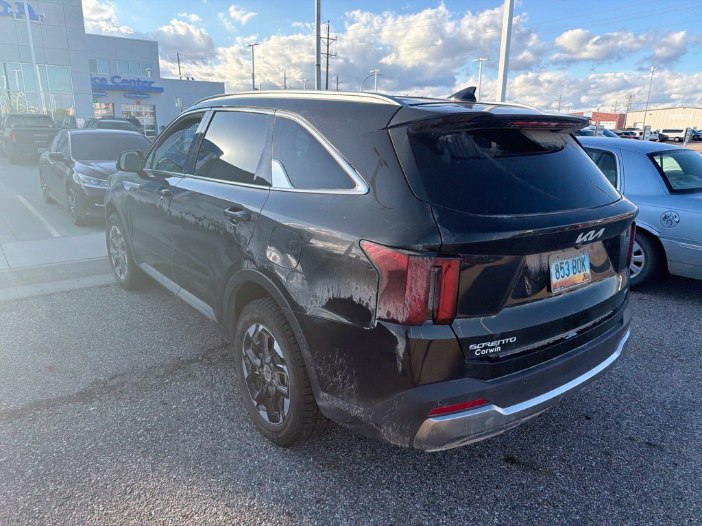 Used 2024 Kia Sorento S AWD/4WD image 5