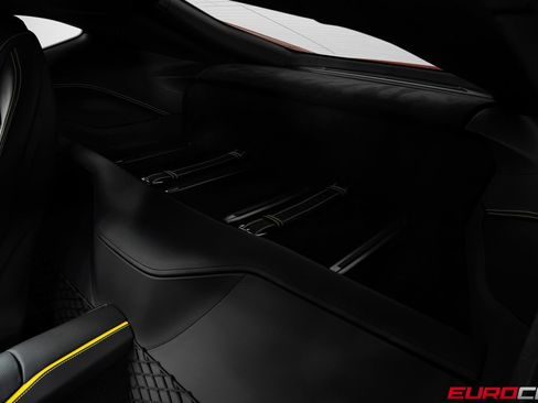 Used 2021 Ferrari 812 Superfast RWD image 41