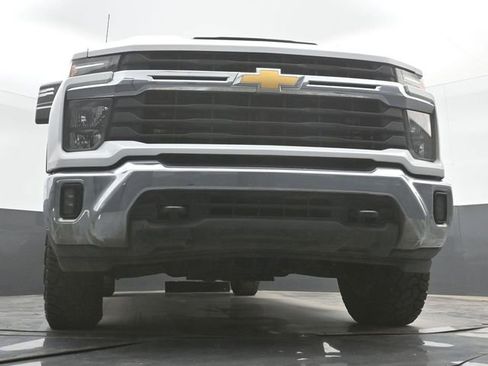 Used 2024 Chevrolet Silverado 2500 LT AWD/4WD image 40