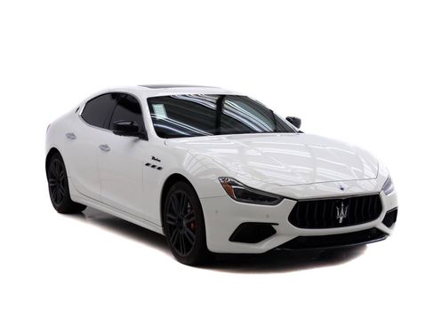 Used 2024 Maserati Ghibli Modena Q4 AWD/4WD image 2