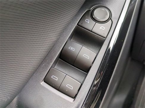 New 2026 Chevrolet Equinox LT image 23