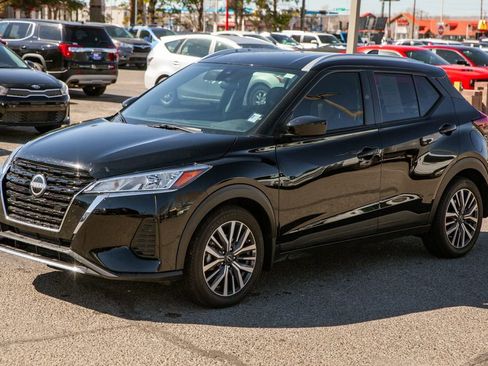 Used 2024 Nissan Kicks SV image 9